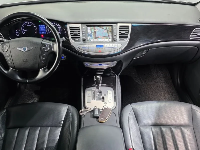 Hyundai Genesis 3.3, снимка 7 - Автомобили и джипове - 54618185