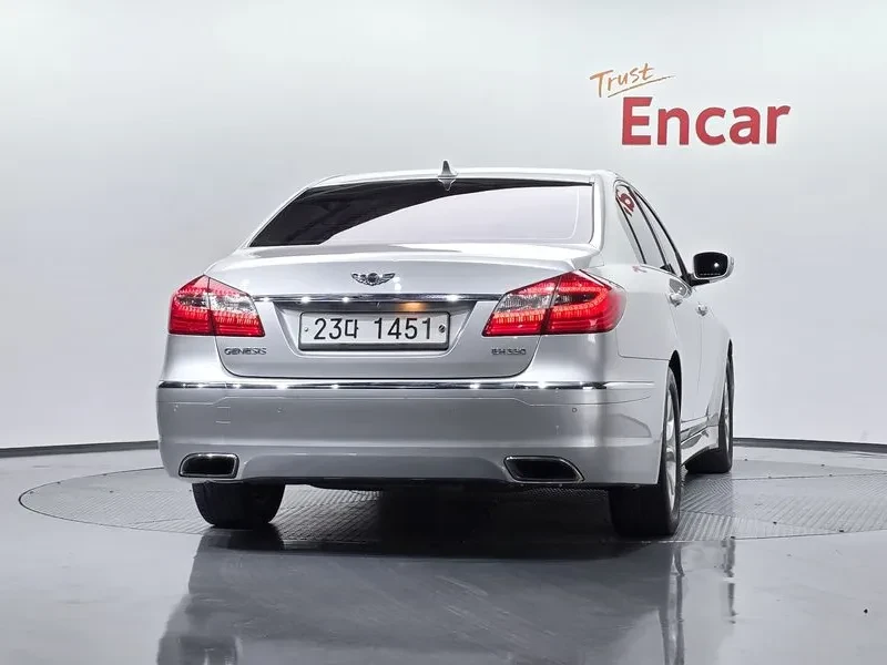 Hyundai Genesis 3.3, снимка 4 - Автомобили и джипове - 54618185