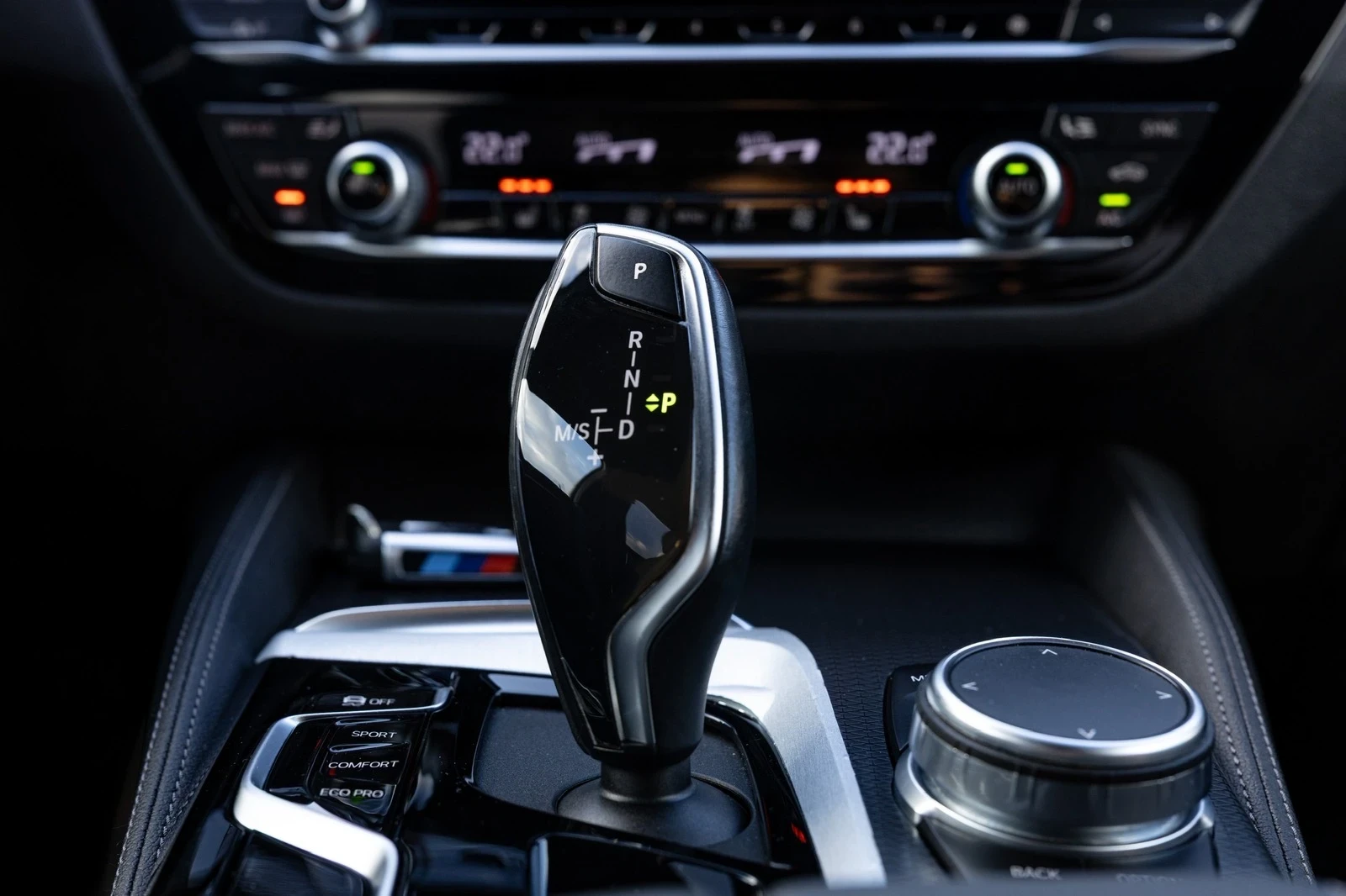 BMW 520 X-Drive FULL FULL, снимка 12 - Автомобили и джипове - 53724625