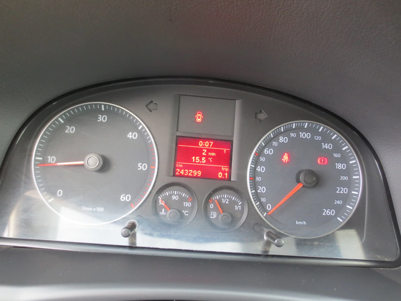 VW Touran 1.9 TDI* CROSS* 7ms., снимка 11 - Автомобили и джипове - 53799780