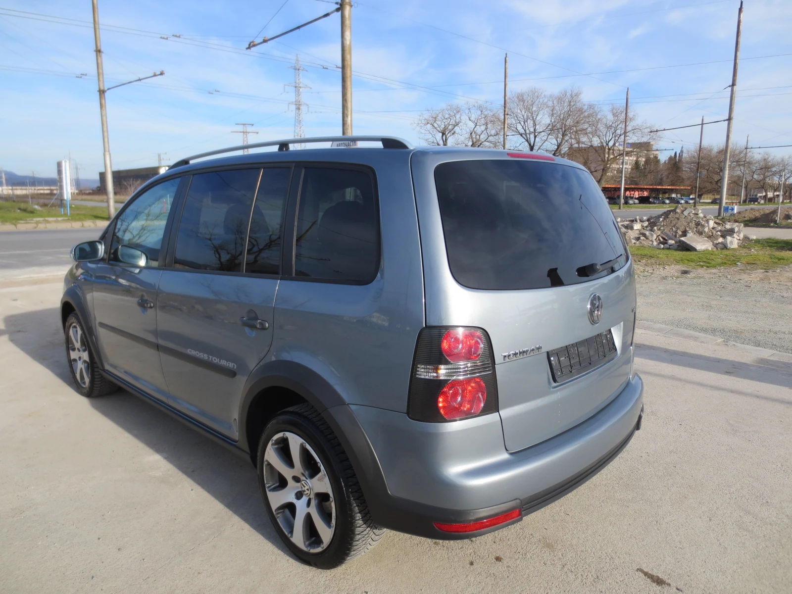 VW Touran 1.9 TDI* CROSS* 7ms., снимка 7 - Автомобили и джипове - 53799780