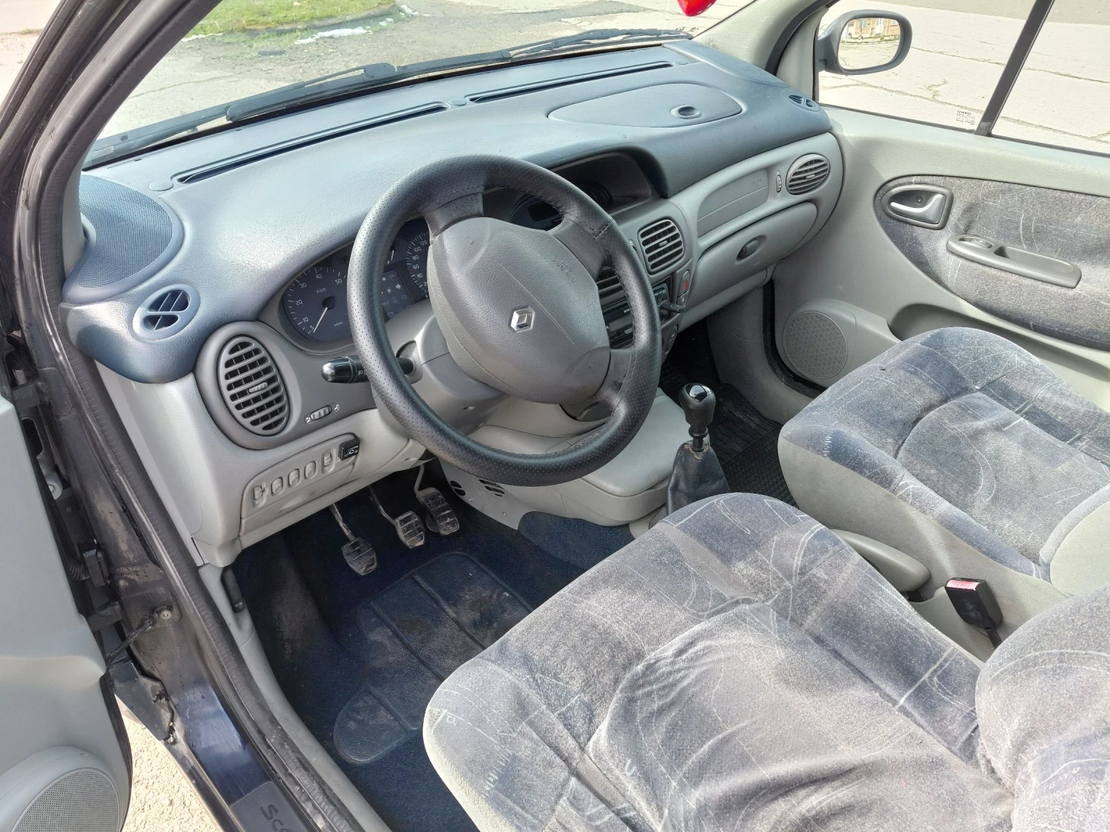 Renault Scenic, снимка 8 - Автомобили и джипове - 53904794