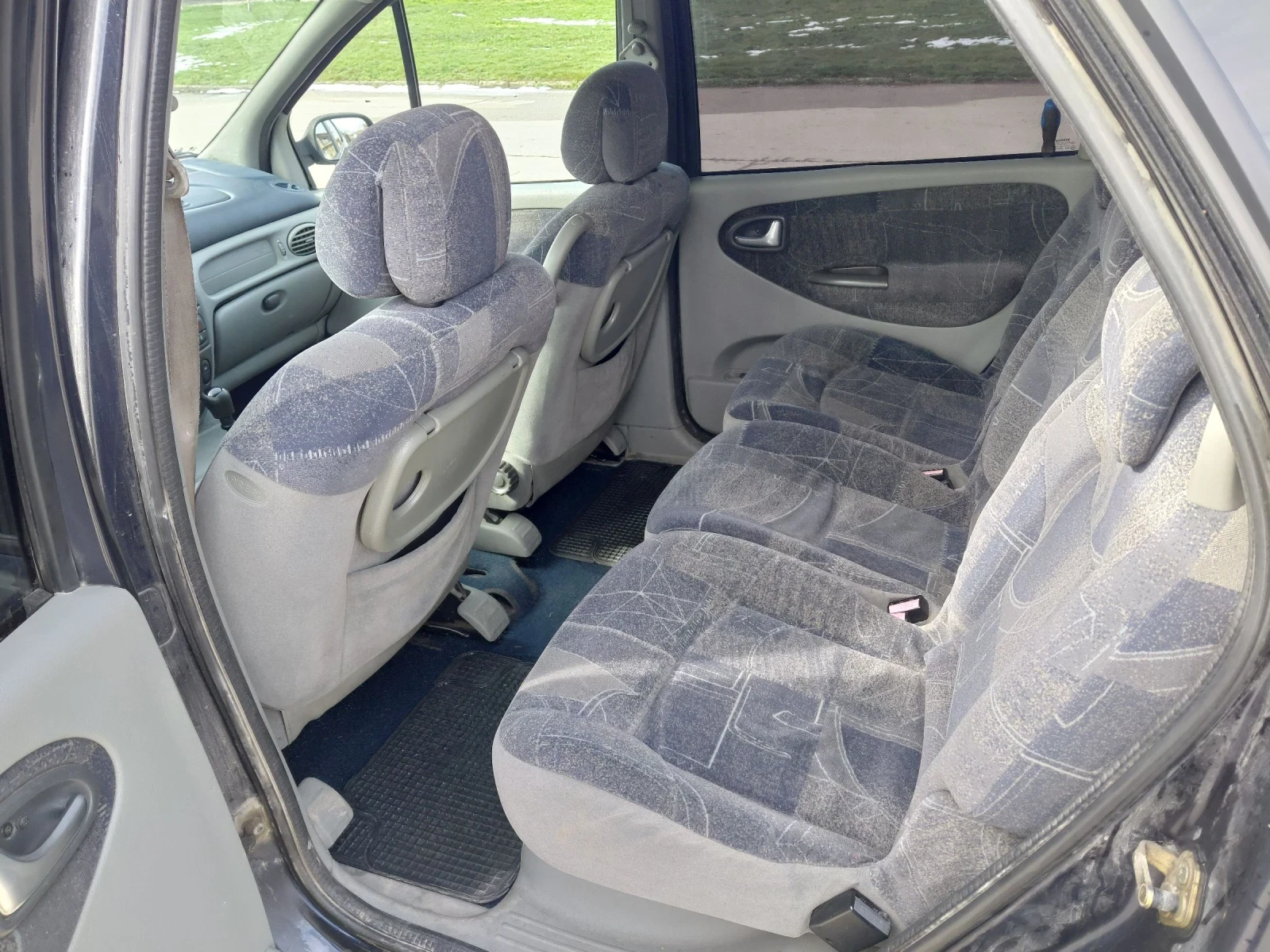 Renault Scenic, снимка 10 - Автомобили и джипове - 53904794