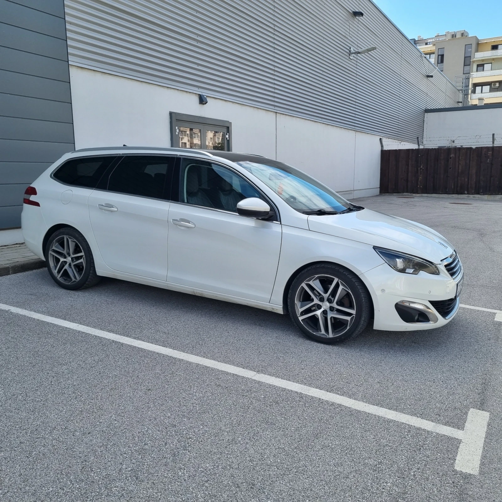 Peugeot 308 2.0 HDI 150 k.s ALLURE FULL LED, снимка 2 - Автомобили и джипове - 54158076