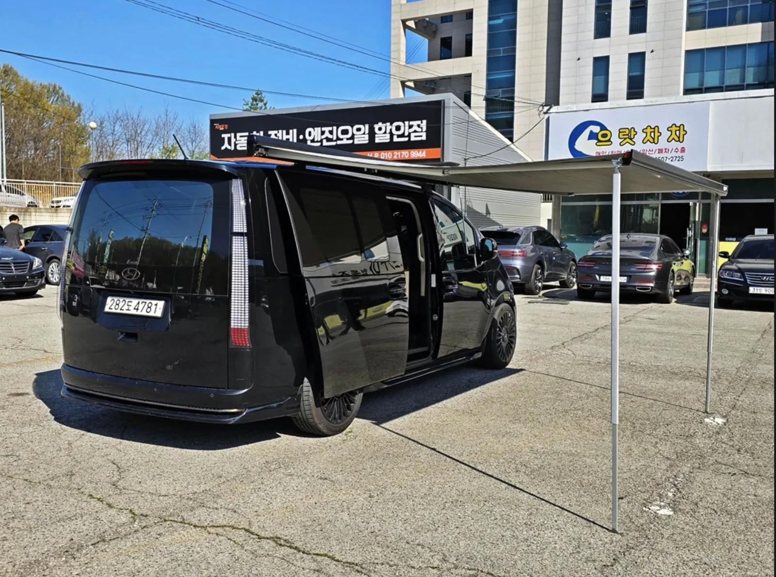 Hyundai Staria MANSORY ПАКЕТ/ ТЕЧНА ФАЗА LPG/ FULL!, снимка 3 - Автомобили и джипове - 54458643