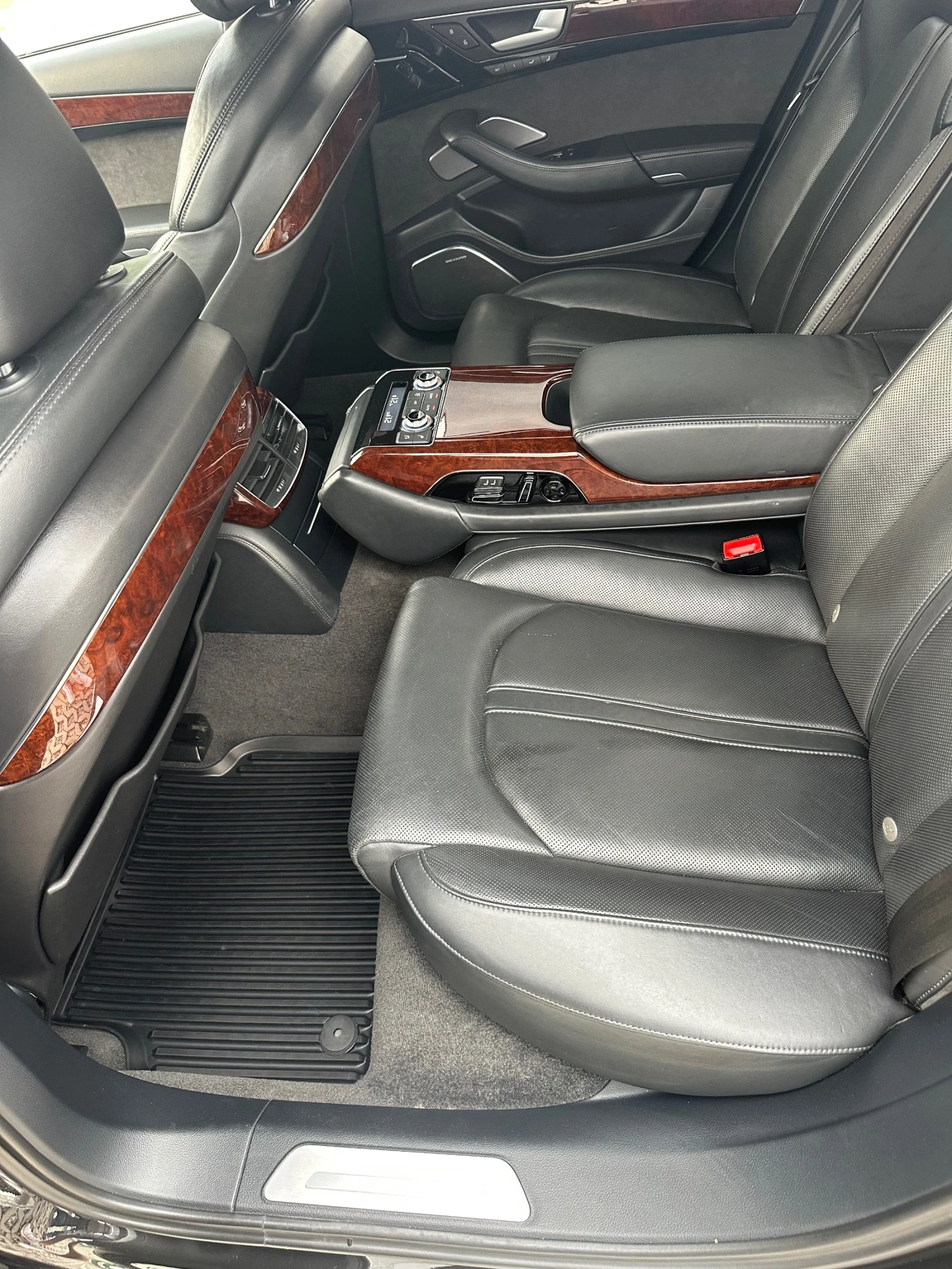 Audi A8 B&O 400к.с. 1050 NM FULL EXTRI, снимка 13 - Автомобили и джипове - 54509854