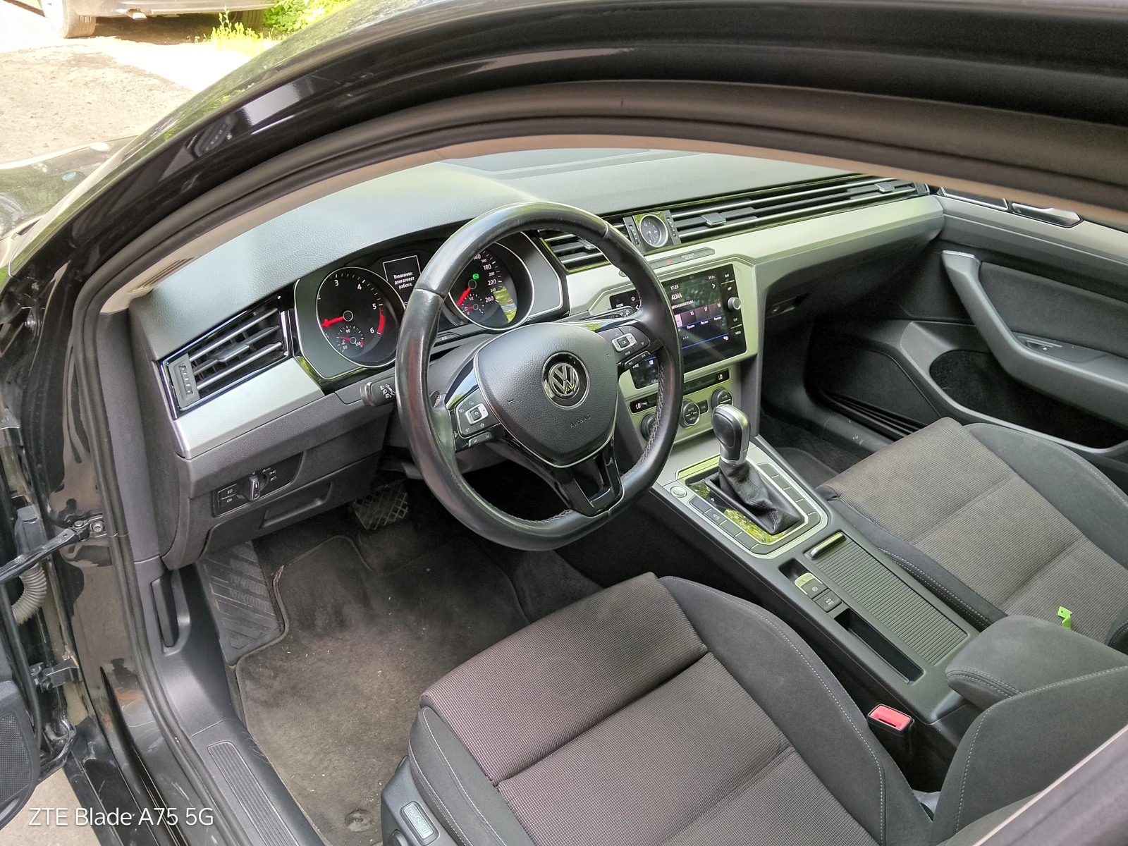 VW Passat 2.0 TDI, снимка 7 - Автомобили и джипове - 54875569