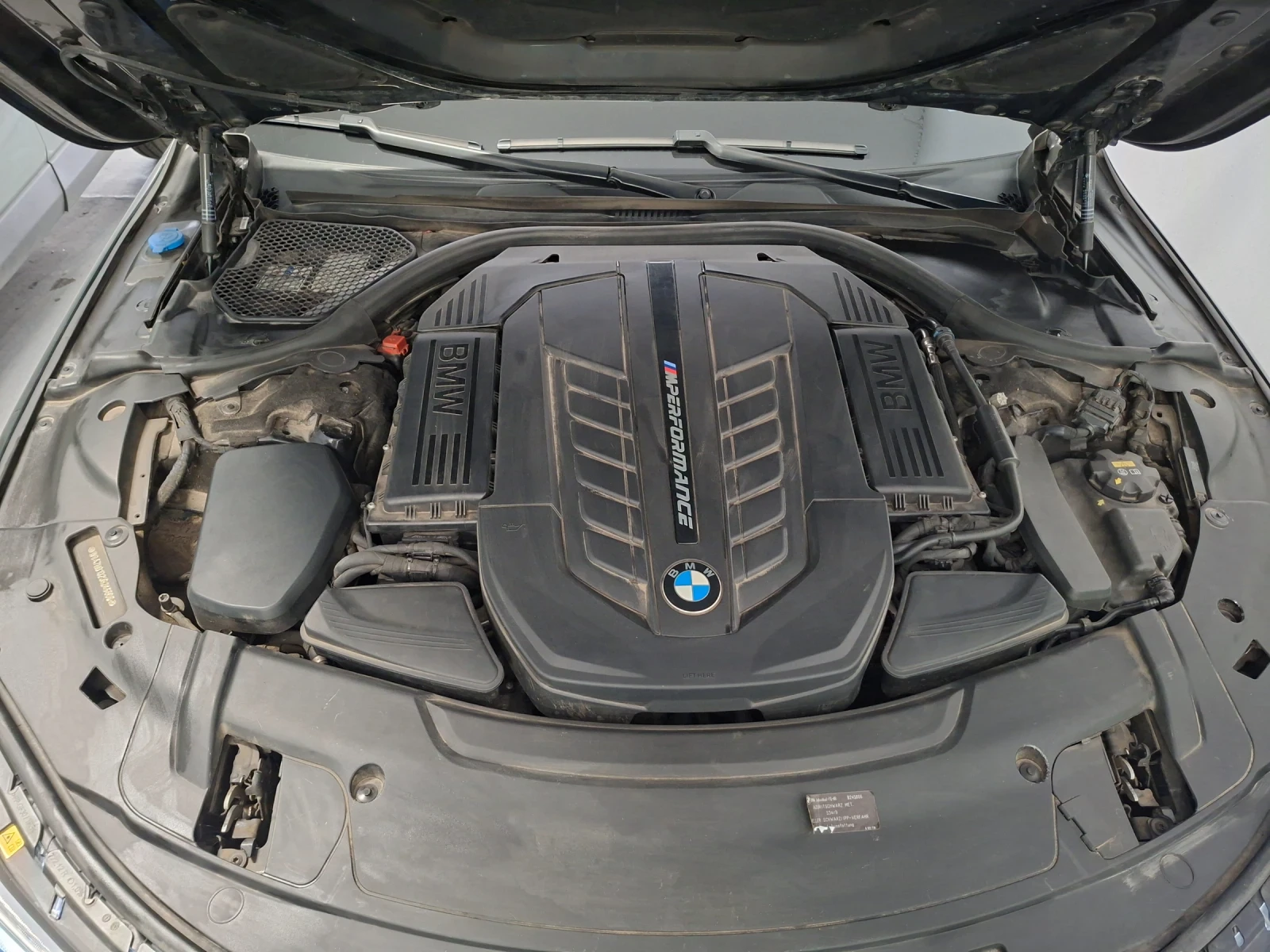 BMW 760, снимка 16 - Автомобили и джипове - 55010510