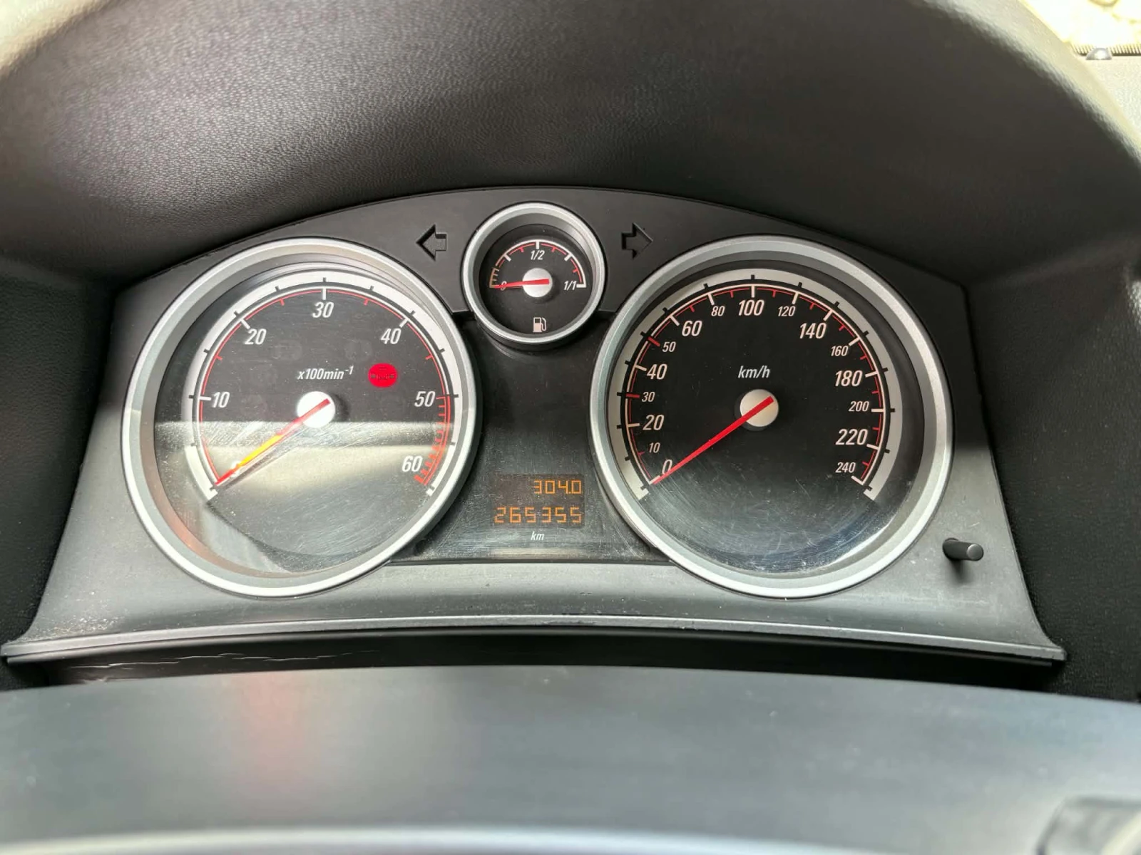 Opel Astra 1.9 cdti, снимка 9 - Автомобили и джипове - 55852978