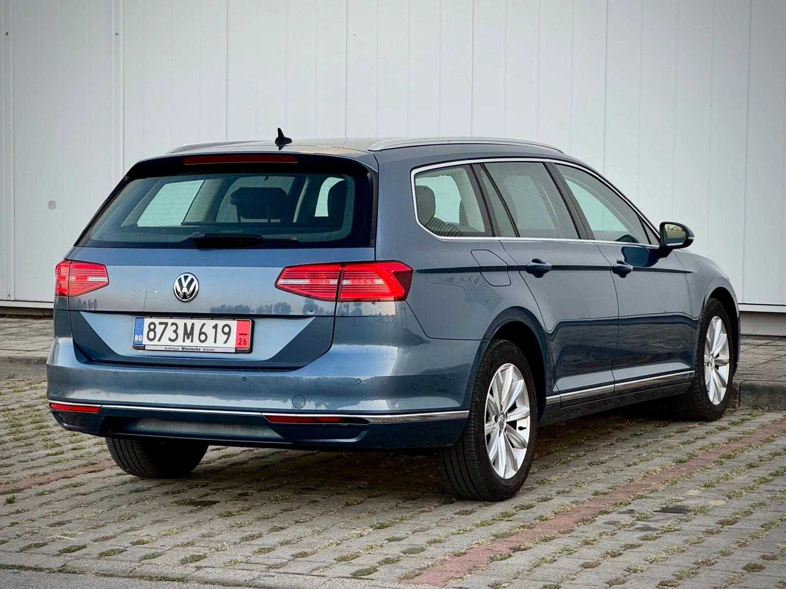 VW Passat 2.0tdi HIGHLINE / Digital / Масаж / Гуми с джанти , снимка 6 - Автомобили и джипове - 55897664