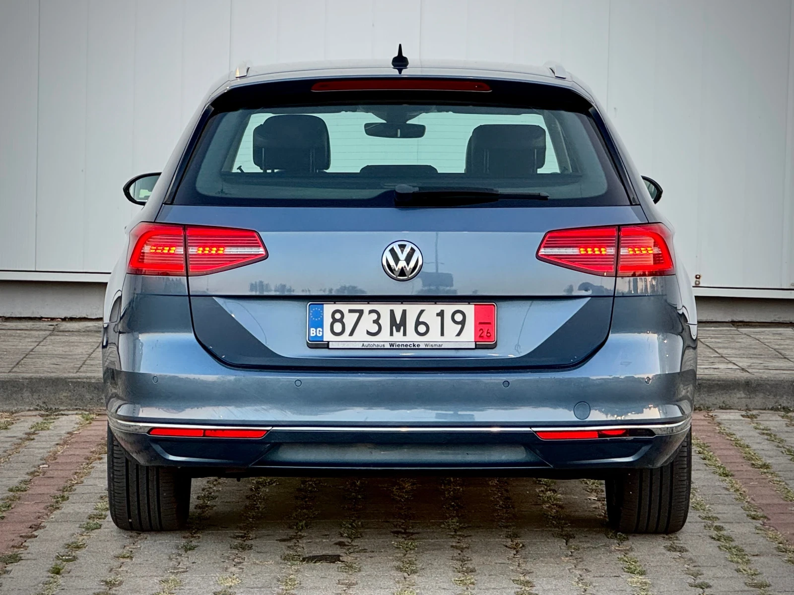 VW Passat 2.0tdi HIGHLINE / Digital / Масаж / Гуми с джанти , снимка 7 - Автомобили и джипове - 55897664