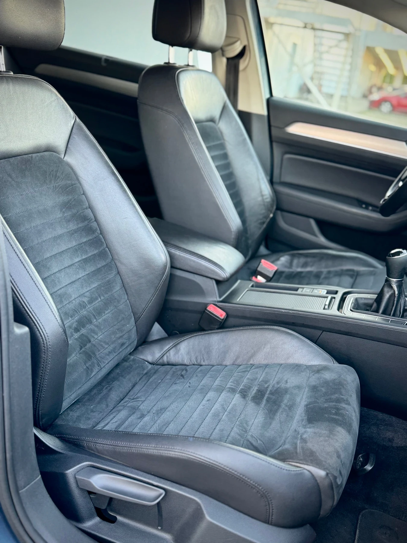 VW Passat 2.0tdi HIGHLINE / Digital / Масаж / Гуми с джанти , снимка 11 - Автомобили и джипове - 55897664