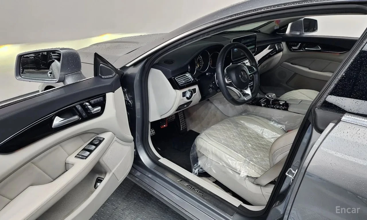 Mercedes-Benz CLS 63 ПОДГРЕВ/ОБДУХ/ПАНОРАМА/ХАРМАН, снимка 10 - Автомобили и джипове - 55940600
