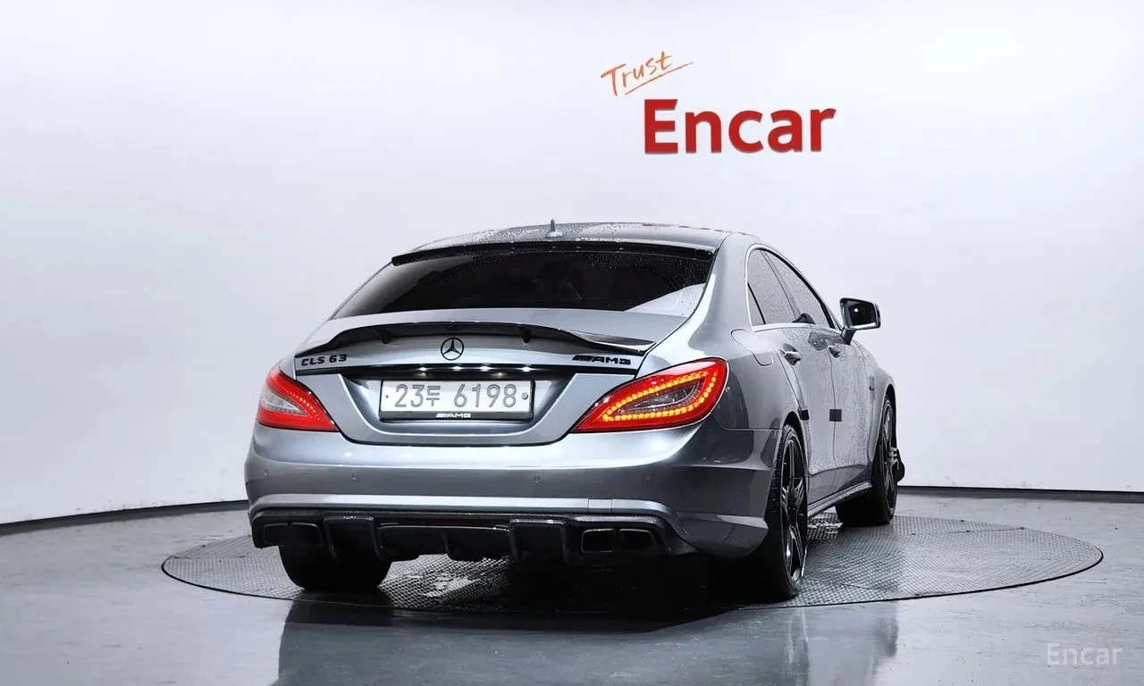 Mercedes-Benz CLS 63 ПОДГРЕВ/ОБДУХ/ПАНОРАМА/ХАРМАН, снимка 4 - Автомобили и джипове - 55940600