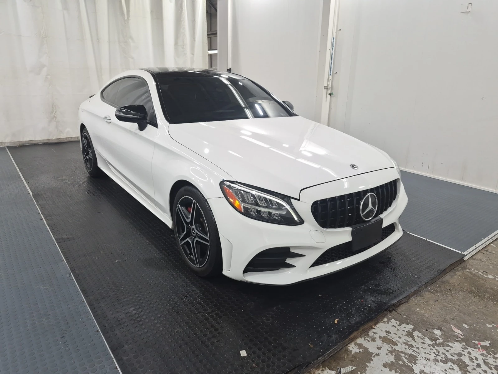 Mercedes-Benz C 300 * CARFAX * АВТОКРЕДИТ* , снимка 2 - Автомобили и джипове - 56082848