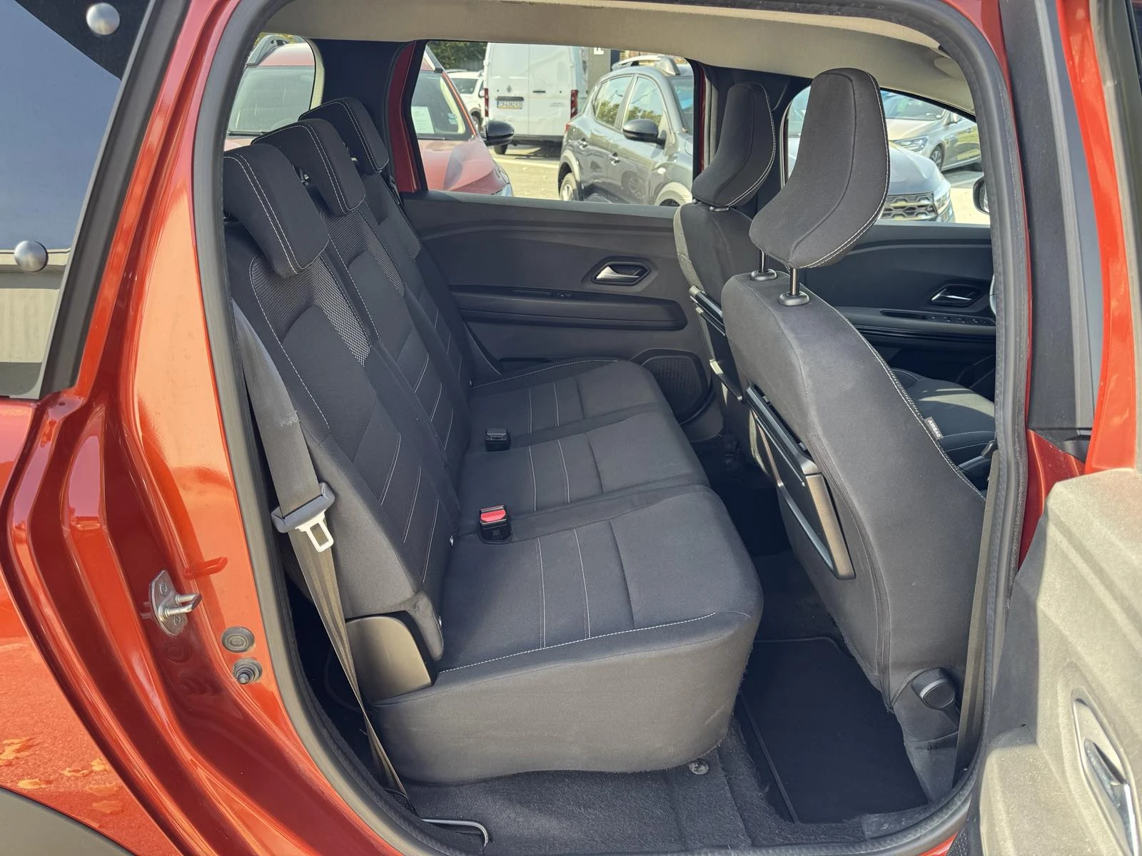 Dacia Jogger 1.0Tce 6+ 1 EXTREME, снимка 10 - Автомобили и джипове - 56576666