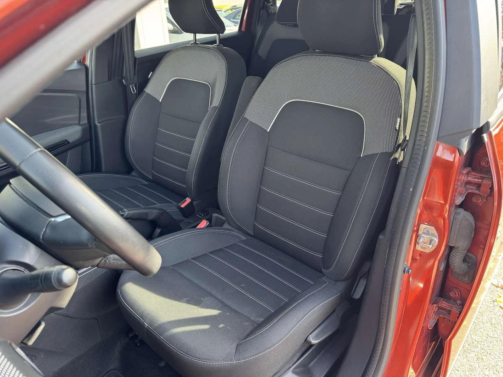 Dacia Jogger 1.0Tce 6+ 1 EXTREME, снимка 13 - Автомобили и джипове - 56576666