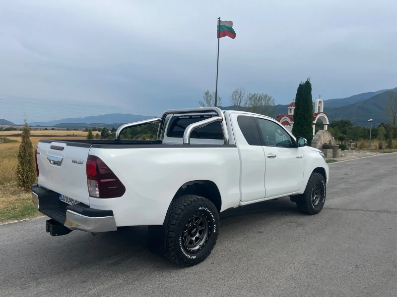 Toyota Hilux, снимка 4 - Автомобили и джипове - 46952011