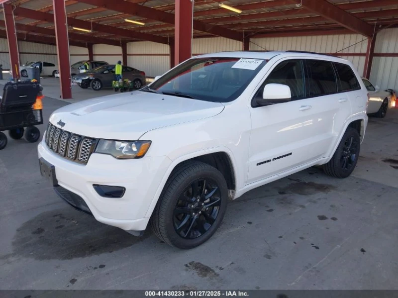 Jeep Grand cherokee ALTITUDE 4X4* ПЪЛНА СЕРВИЗНА ИСТОРИЯ!* ВИДЕО НА МО, снимка 2 - Автомобили и джипове - 49083847