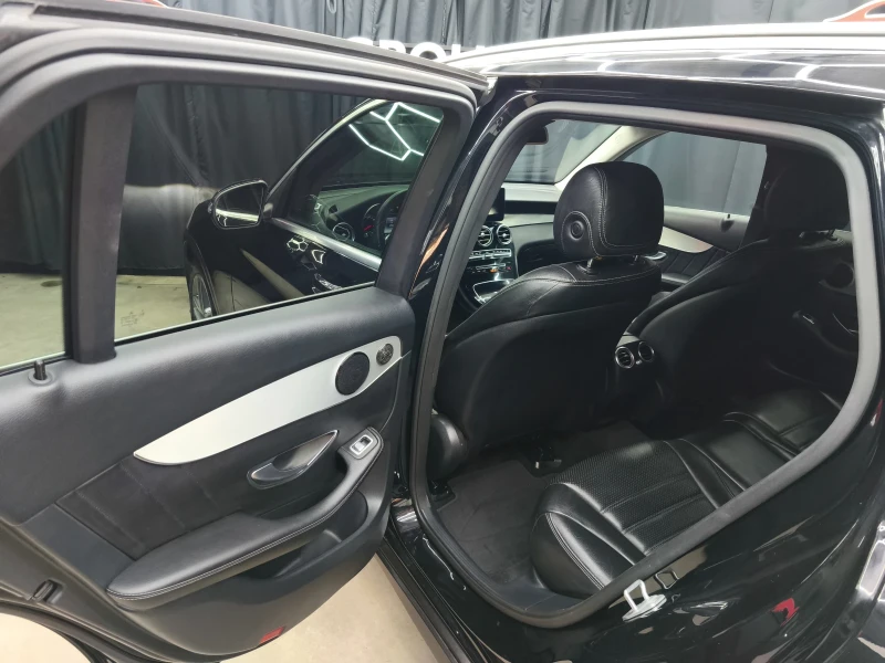 Mercedes-Benz GLC 250 Automatic 4matic AMGline 204k.c E6, снимка 9 - Автомобили и джипове - 52513487