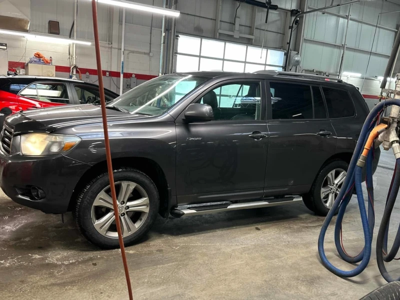 Toyota Highlander * Sport * CARFAX * , снимка 2 - Автомобили и джипове - 52951205