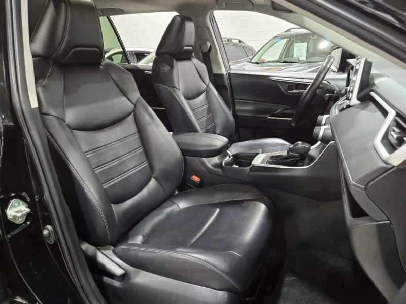 Toyota Rav4 * XLE * 360 КАМЕРА  / ПОДГРЕВ / ШИБИДАХ , снимка 14 - Автомобили и джипове - 53536462