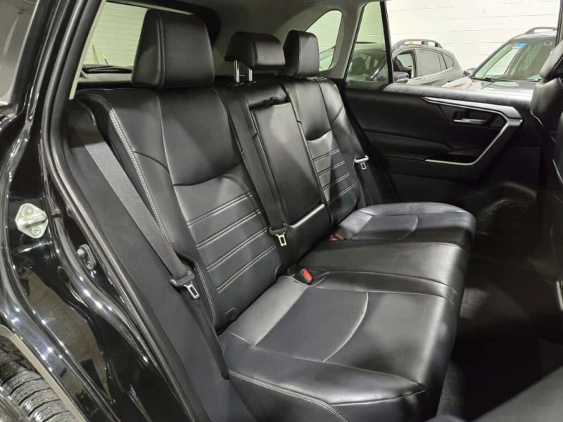 Toyota Rav4 * XLE * 360 КАМЕРА  / ПОДГРЕВ / ШИБИДАХ , снимка 15 - Автомобили и джипове - 53536462