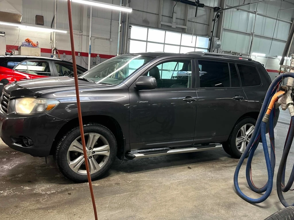 Toyota Highlander * Sport * CARFAX *  - изображение 2