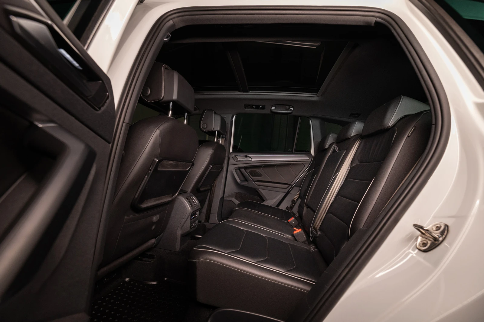 VW Tiguan 2.0TDI* R-line* 4MOTION* DSG* 360* ��������* ����� | Mobile.bg � ����������� 12