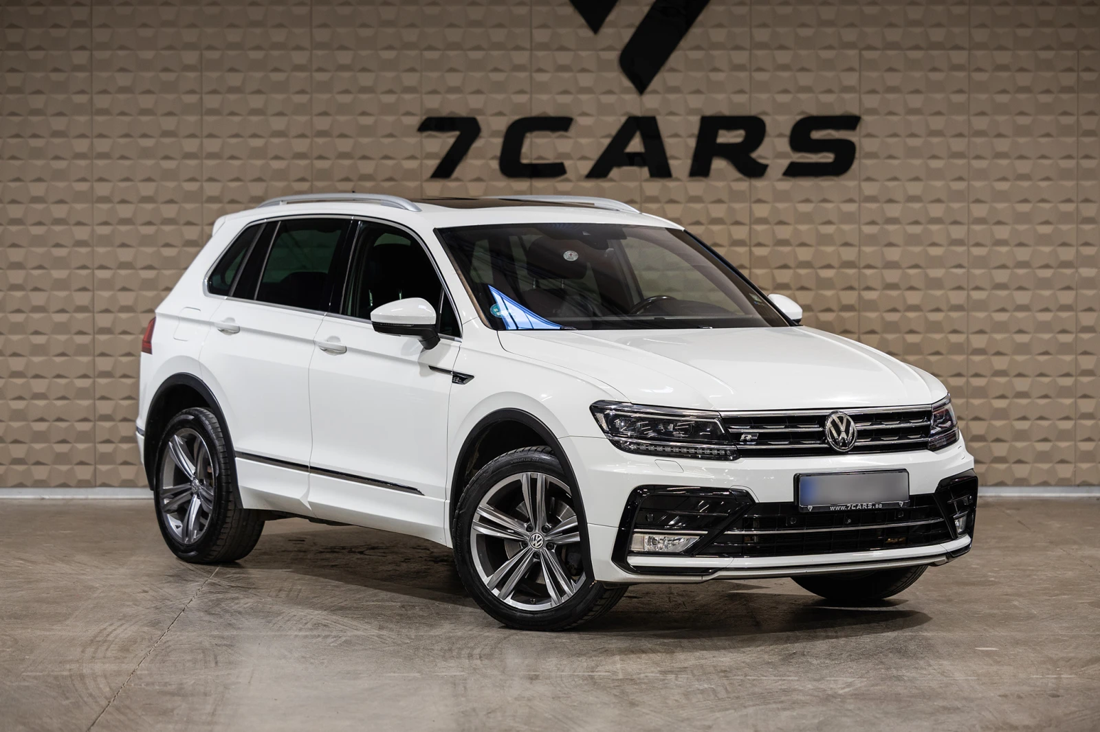 VW Tiguan 2.0TDI* R-line* 4MOTION* DSG* 360* ПАНОРАМА* ДИГИТ - изображение 3