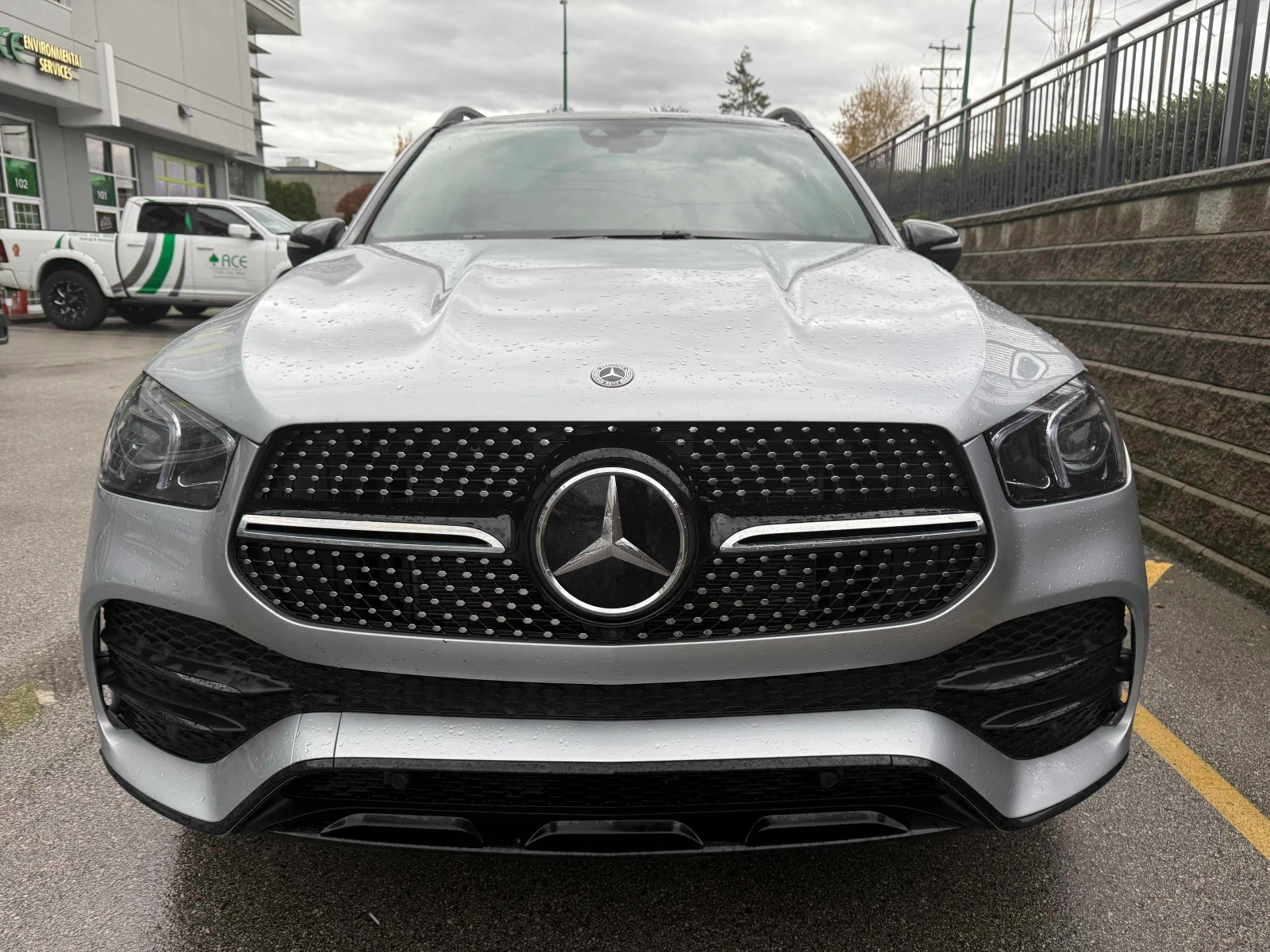 Mercedes-Benz GLE 350 * * CARFAX * * АВТО КРЕДИТ * * , снимка 2 - Автомобили и джипове - 54197657
