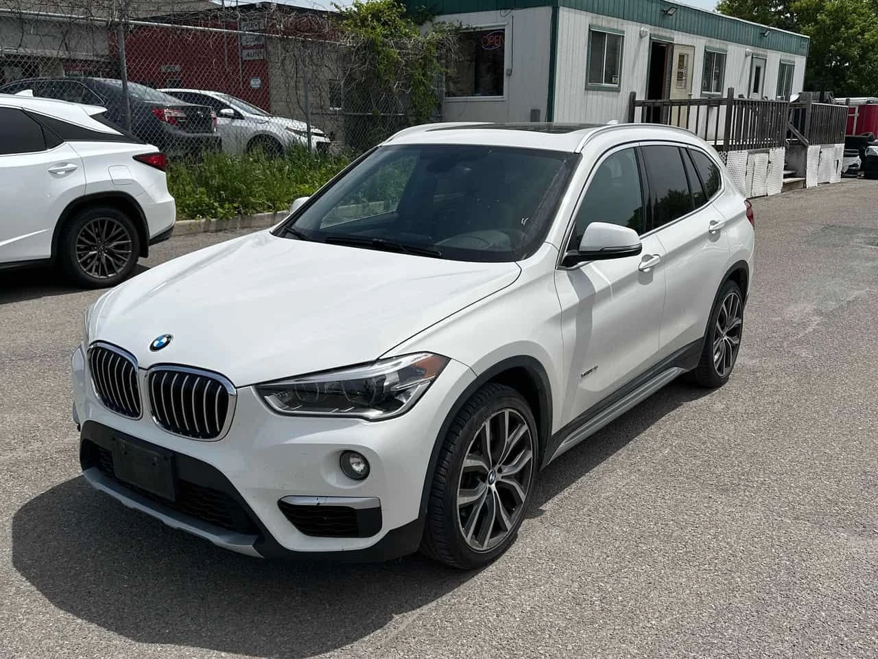 BMW X1 * xDrive28i * ПАНОРАМА* ПОЕГРЕВИ* 