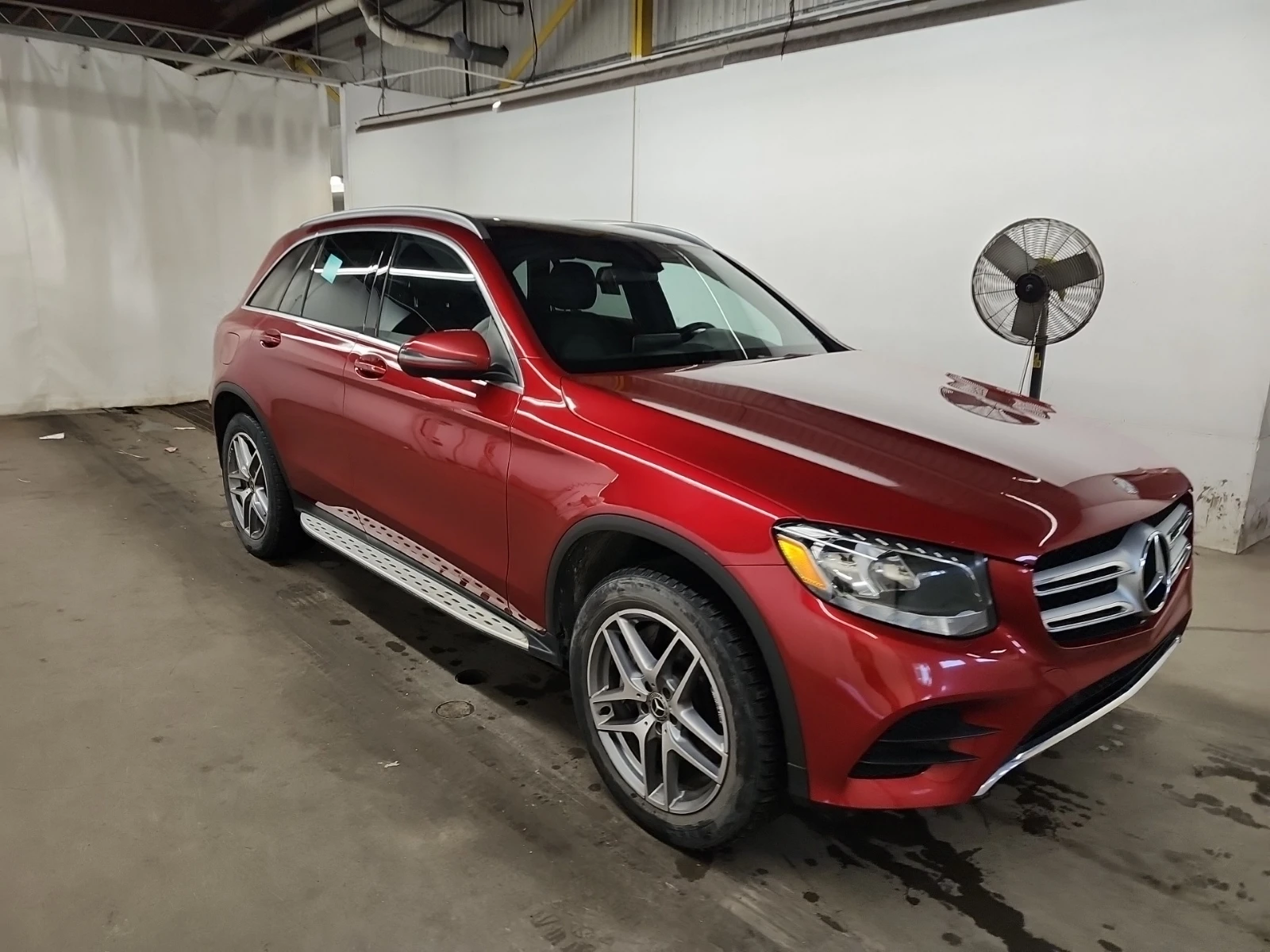 Mercedes-Benz GLC 300 4MATIC | Панорама | Камера | Чист Carfax, снимка 2 - Автомобили и джипове - 54924720