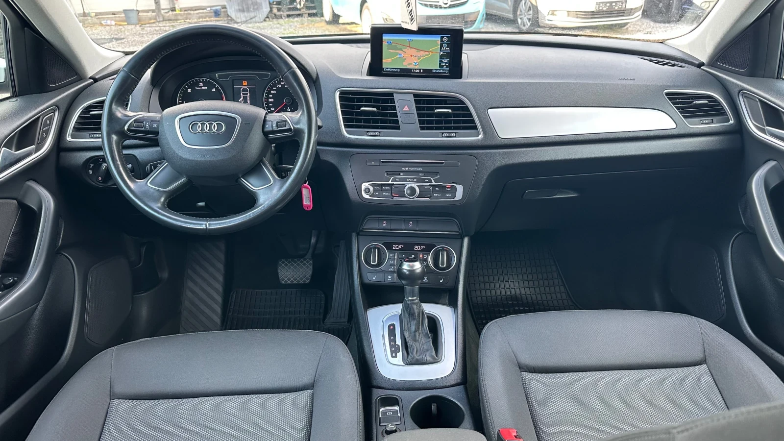 Audi Q3 2.0TDI, снимка 7 - Автомобили и джипове - 56641392