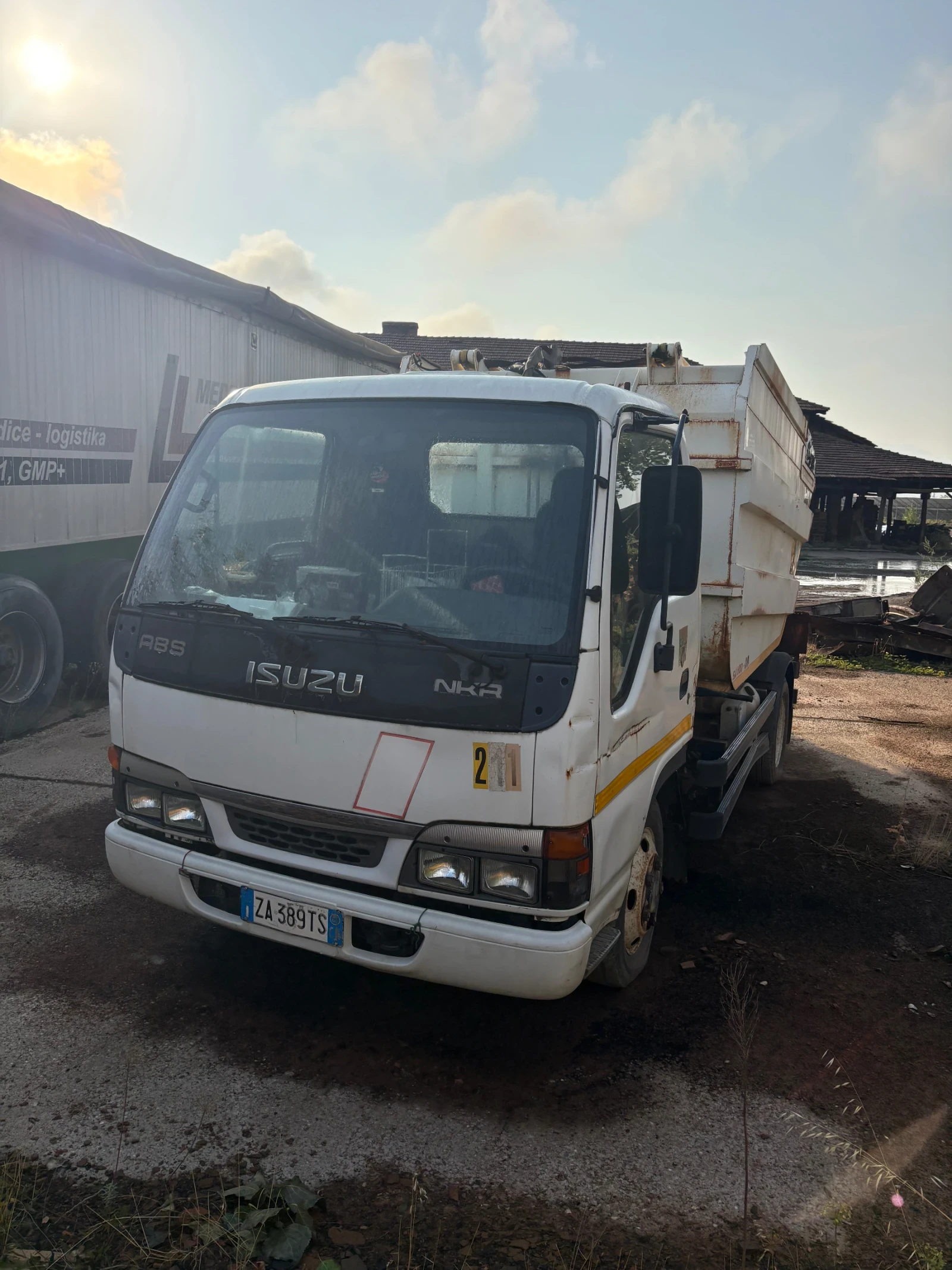 Isuzu HKP 3.0 131кс Сметосъбирач 
