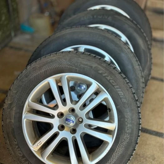 Гуми с джанти Други 235/60R18, снимка 5 - Гуми и джанти - 46208725