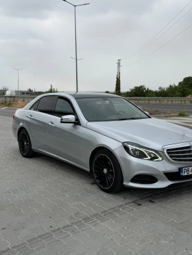 Mercedes-Benz E 220, снимка 2