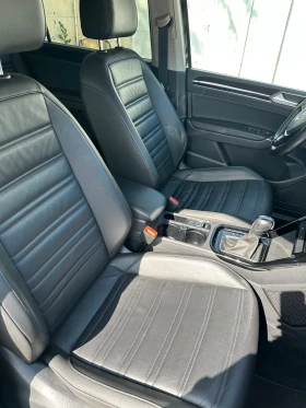VW Touran 2.0 DSG Highline - 25900 лв. - 38233979 13