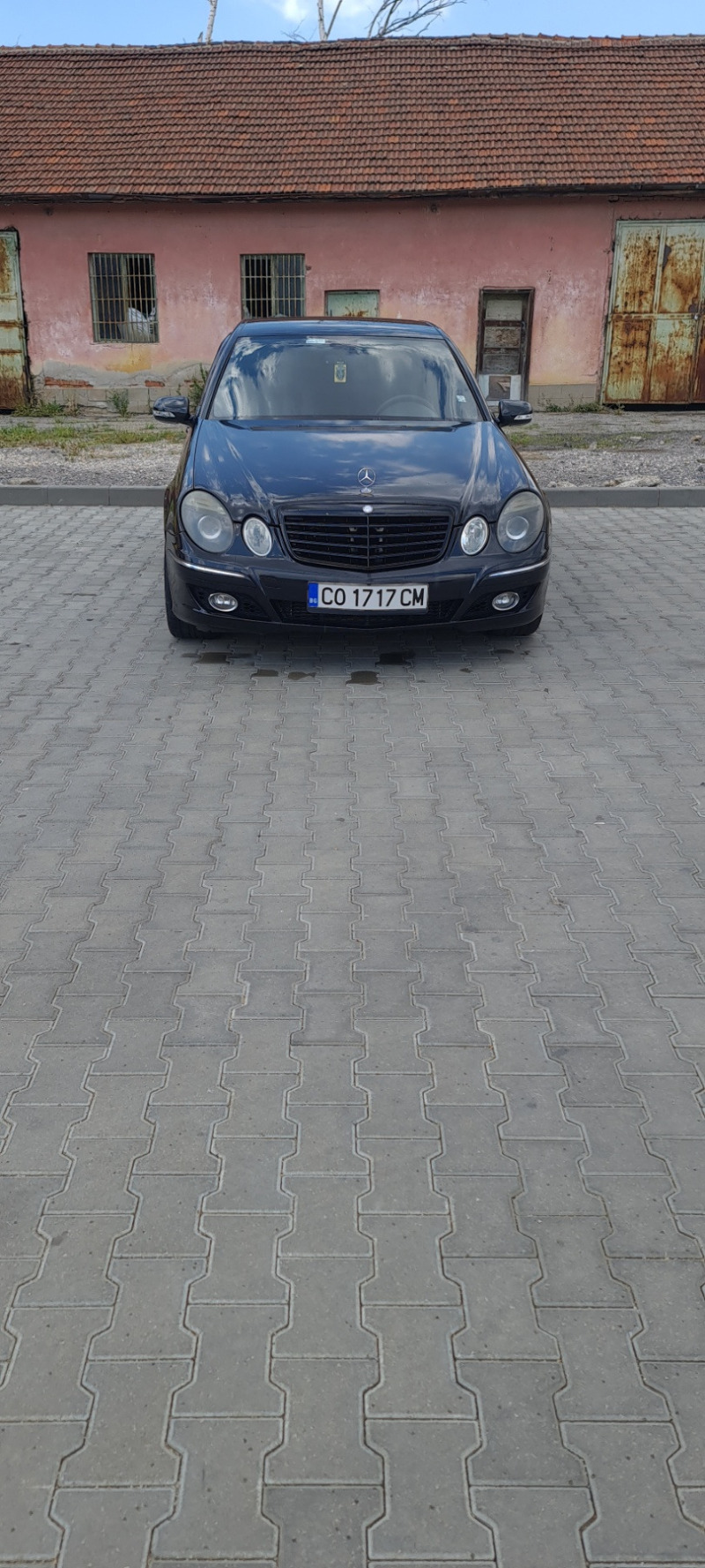 Mercedes-Benz E 220, снимка 1 - Автомобили и джипове - 46245585