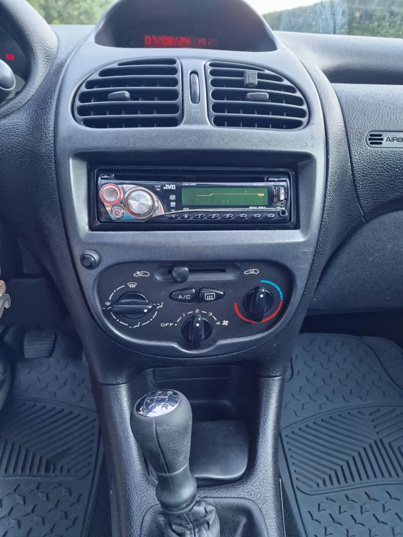 Peugeot 206, снимка 12 - Автомобили и джипове - 47598659