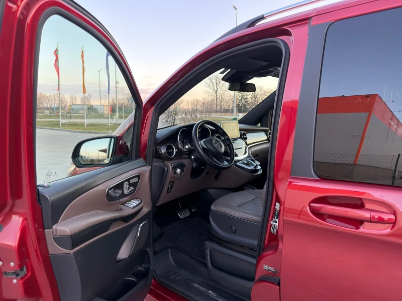 Mercedes-Benz V 300 AMG line 7 Местен ГОТОВ ЛИЗИНГ, снимка 9 - Автомобили и джипове - 48774301