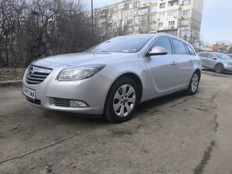 Opel Insignia  Sports Tourer SW, снимка 1 - Автомобили и джипове - 49134720