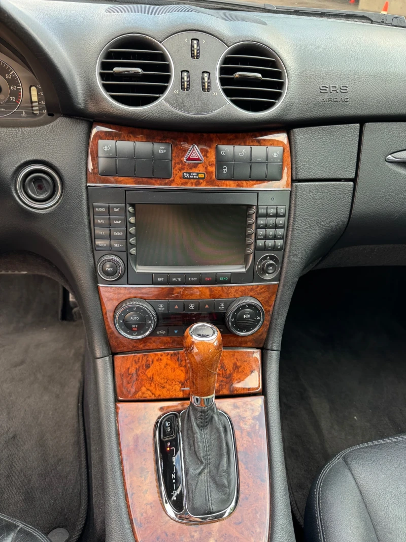 Mercedes-Benz CLK 550 AMG, снимка 10 - Автомобили и джипове - 52220032