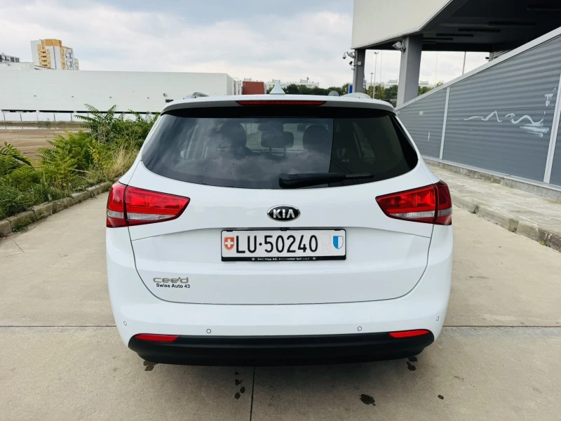Kia Ceed 1.6i Face Automat, снимка 7 - Автомобили и джипове - 52053473