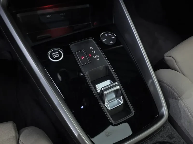 Audi A3 40TFSI PREMIUM, снимка 9 - Автомобили и джипове - 56159704