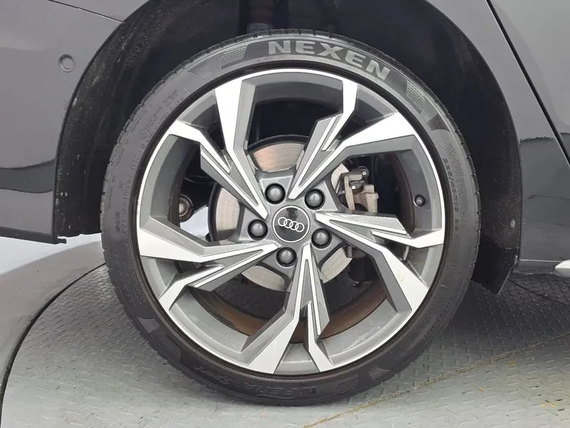 Audi A3 40TFSI PREMIUM, снимка 5 - Автомобили и джипове - 56159704