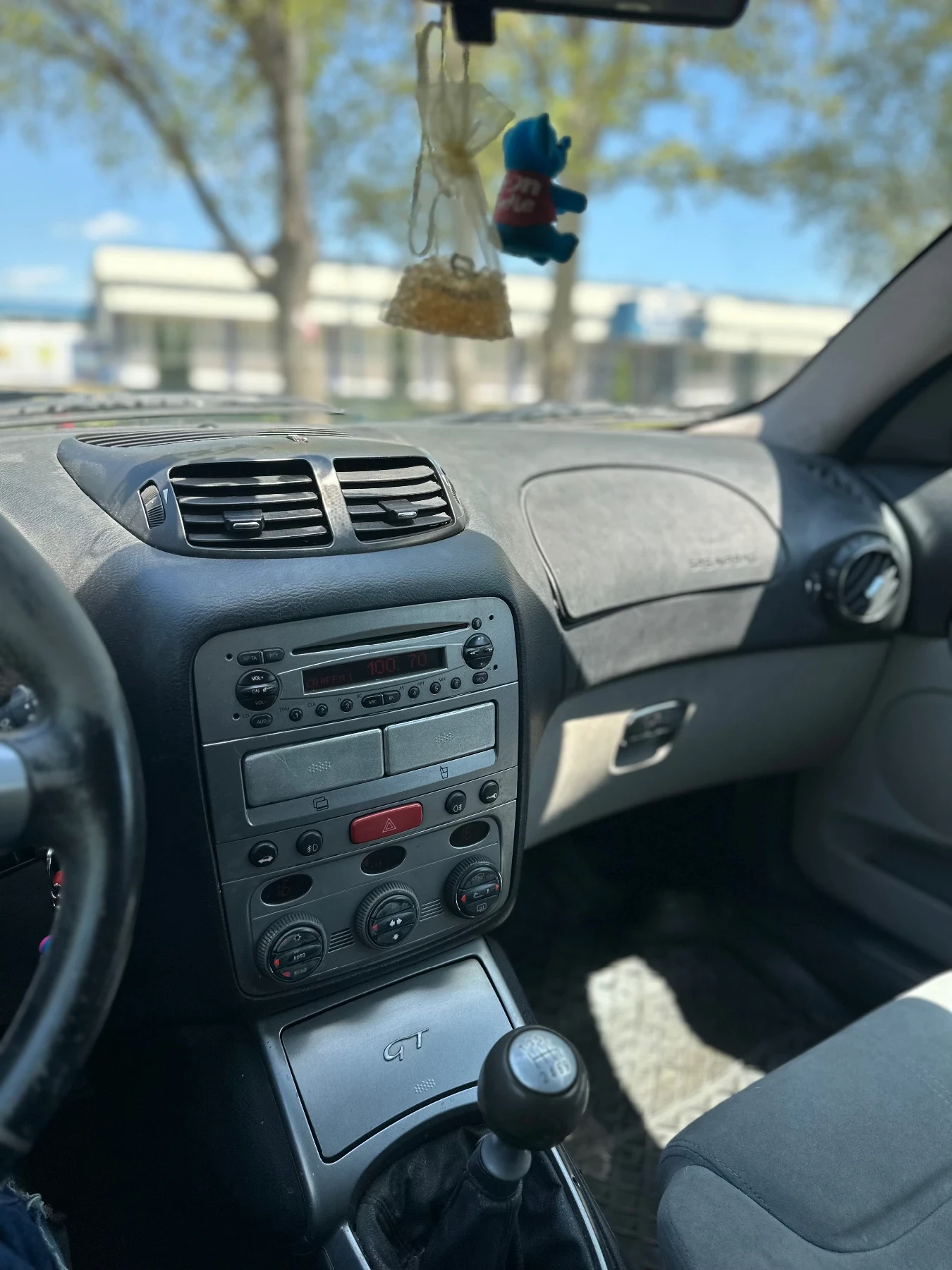 Alfa Romeo Gt 1.9JTD - изображение 8