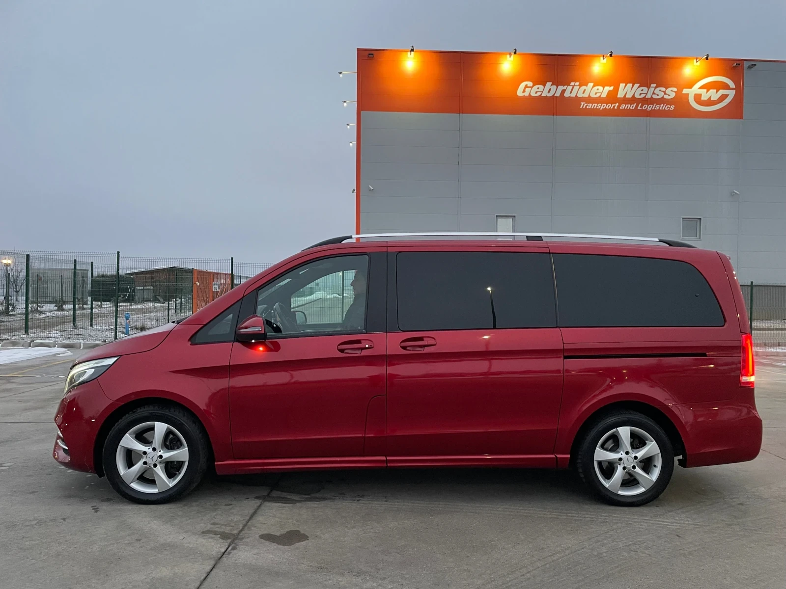 Mercedes-Benz V 300 AMG line 7 Местен ГОТОВ ЛИЗИНГ - изображение 4