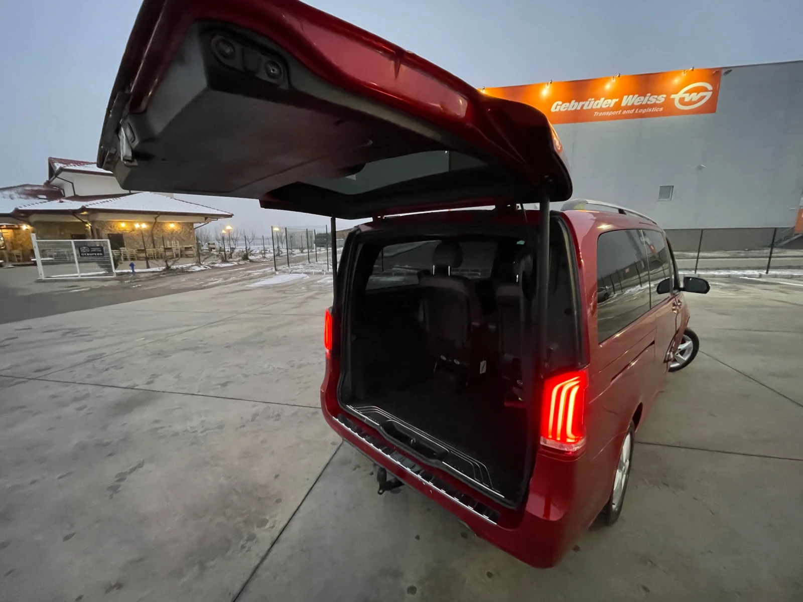 Mercedes-Benz V 300 AMG line 7 Местен ГОТОВ ЛИЗИНГ - изображение 8