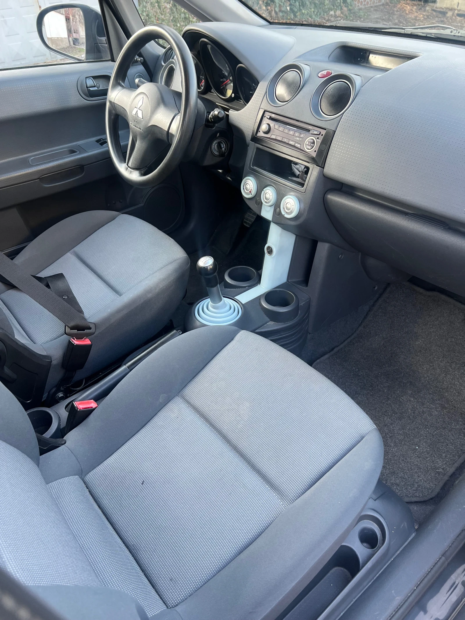 Mitsubishi Colt  - изображение 9